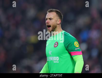 Dezember 2023; Gtech Community Stadium, Brentford, London, England; Premier League Football, Brentford gegen Luton Town; Torhüter Mark Flekken aus Brentford Stockfoto