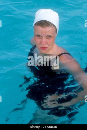 DAYTONA BEACH, FL – 8. APRIL: Die amerikanische Schwimmerin Mary Jane Sears posiert für ein Porträt während des A.A.U. National Outdoor Meet am 8. April 1956 in Daytona Beach, Florida. (Foto von Hy Peskin) *** örtliche Unterschrift *** Mary Jane Sears Stockfoto