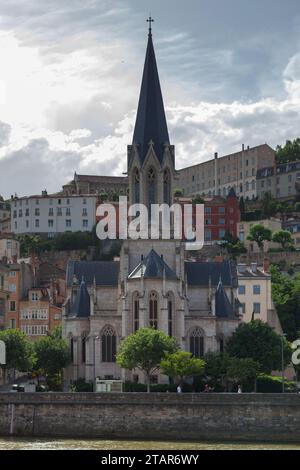 Lyon, Frankreich - 10. Juni 2018: Die Eglise Saint-Georges (Kirche St. George) ist eine römisch-katholische Kirche am Place Francois-Bertras in der Stadt Stockfoto