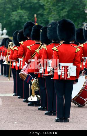 Queen's Guard, Changing the Guard, Changing of the Guard vor dem Buckingham Palace, London, Region London, England, Vereinigtes Königreich Stockfoto