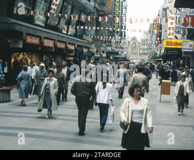 DEU, Deutschland: Die historischen Rutschen aus den 84-85 r Jahren, Dortmund, Fußgängerzone ca. 1984 Stockfoto