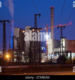 West-KWK-Anlage von Mainover am Abend, Frankfurt am Main, Hessen, Deutschland Stockfoto