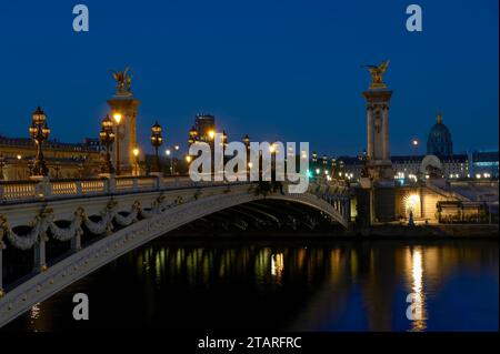 Alexander III. Brücke bei Nacht, Paris Stockfoto