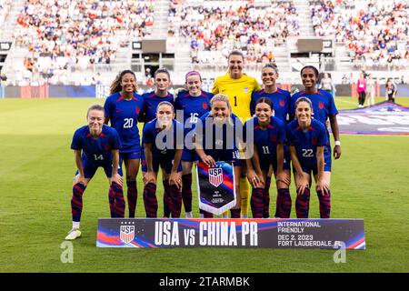 Fort Lauderdale, Usa. Dezember 2023. Fort Lauderdale, Florida, 2. Dezember 2023: Team USA posiert für ein Foto vor dem Beginn eines Spiels gegen China im DRV PNK Stadium in Fort Lauderdale, USA (NUR REDAKTIONELLE VERWENDUNG). (James Gilbert/SPP) Credit: SPP Sport Press Photo. /Alamy Live News Stockfoto