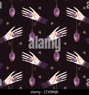 Magisches nahtloses Muster. Frauenhand mit einem Kristall an einer Kette und goldenen Sternen. Ritual zur Vorhersage der Zukunft. Lithomancy. Mystische Wahrsagung. Stockfoto