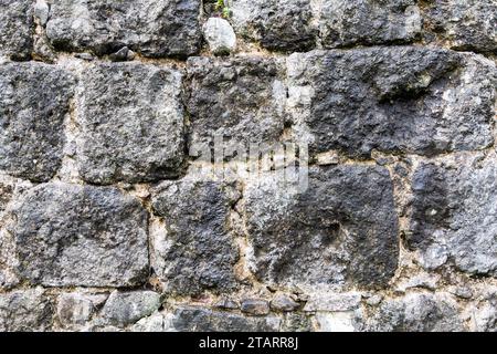 Reisen Sie nach Georgien - alte Steinmauern der Festung Gonio, antike römische Festung in Adjara, Georgia Stockfoto