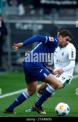 Mönchengladbach, Deutschland, 1. Fussball-Bundesliga 13. Spieltag Borussia Mönchengladbach vs. TSG Hoffenheim 2-1 02. 12. 2023 im Stadion im Borussiapark in Mönchengladbach Robert SKOV (1899) Foto: Norbert Schmidt, Düsseldorf Stockfoto