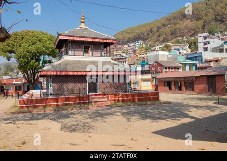 Der Rana Ujeshwori Bhagwati Tempel befindet sich innerhalb des Tansen Durbar Platzes in Palpa, Nepal und wurde von Ujir Singh Thapa als Opfergabe an die Göttin erbaut Stockfoto