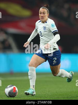 London, Großbritannien. Dezember 2023. Lucy Bronze aus England während des Spiels der UEFA Women's Nations League im Wembley Stadium in London. Der Bildnachweis sollte lauten: Paul Terry/Sportimage Credit: Sportimage Ltd/Alamy Live News Stockfoto