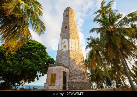 Blick auf Leuchtturm Dondra und Lichter bei Sonnenuntergang Matara, Sri Lanka. Stockfoto