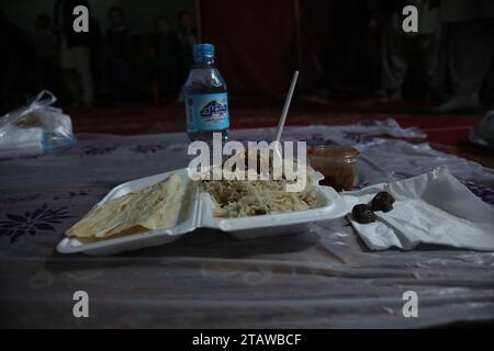 Afghanisches Essen, Essen in Afghanistan, Ramadan iftar Mahlzeit Stockfoto