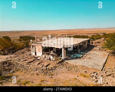 Ein Dorf, das durch ein starkes Erdbeben schwer beschädigt wurde. Herat, Afghanistan Stockfoto