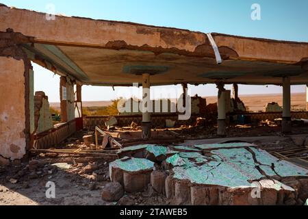 Ein Dorf, das durch ein starkes Erdbeben schwer beschädigt wurde. Herat, Afghanistan Stockfoto