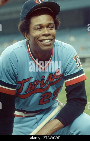 Porträt von All Star First Baseman Rod Carew der Minnesota Twins. Im Yankee-Stadion 1982 während des Schlagtrainings. Stockfoto