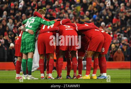 LIVERPOOL, England 30. November 2023; Liverpool Spieler vor dem Gruppenspiel der UEFA 2023 Europa League zwischen Liverpool FC und LASK Linz, (Österreich), Anfield Stadium, Liverpool, November 30. 2023 (Foto: Anthony STANLEY / ATP Images) (STANLEY Anthony / ATP / SPP) Stockfoto