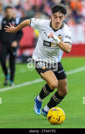 Girona, Spanien. Dezember 2023. Diego Lopez (16) aus Valencia wurde während des LaLiga-Spiels zwischen Girona und Valencia bei der Estadi Montilivi in Girona gesehen. (Foto: Gonzales Photo/Alamy Live News Stockfoto