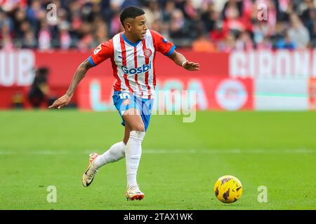 Girona, Spanien. Dezember 2023. Savio (16) von Girona, der während des LaLiga-Spiels zwischen Girona und Valencia bei der Estadi Montilivi in Girona gesehen wurde. (Foto: Gonzales Photo/Alamy Live News Stockfoto