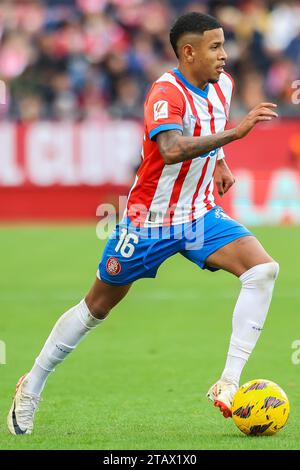 Girona, Spanien. Dezember 2023. Savio (16) von Girona, der während des LaLiga-Spiels zwischen Girona und Valencia bei der Estadi Montilivi in Girona gesehen wurde. (Foto: Gonzales Photo/Alamy Live News Stockfoto