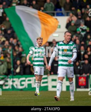 3. Dezember 2023; McDiarmid Park, Perth, Schottland: Scottish Premiership Football, St Johnstone versus Celtic; Liam Scales of Celtic Stockfoto