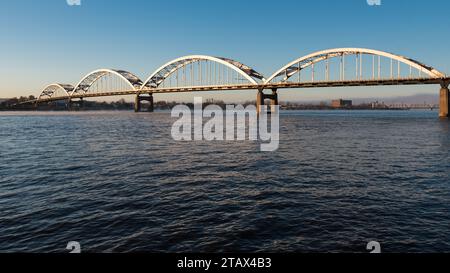 Die Centennial Bridge überquert den Mississippi River von Davenport (Iowa) nach Moline (Illinois) Stockfoto