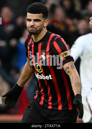 Vitality Stadium, Boscombe, Dorset, Großbritannien. Dezember 2023. Premier League Football, AFC Bournemouth gegen Aston Villa; Dominic Solanke aus Bournemouth feiert ein Tor für 2-1 in der 52. Minute Credit: Action Plus Sports/Alamy Live News Stockfoto