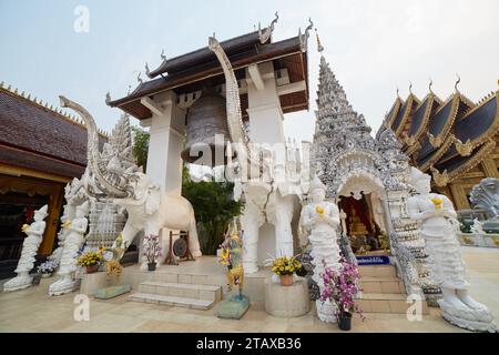 Wat Sanpanyang Luang in Lamphun, Thailand, war ursprünglich hinduistisch, wurde später aber zu einem buddhistischen Tempel konvertiert Stockfoto