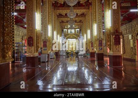 Wat Sanpanyang Luang in Lamphun, Thailand, war ursprünglich hinduistisch, wurde später aber zu einem buddhistischen Tempel konvertiert Stockfoto