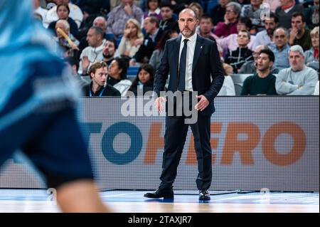 Madrid, Spanien. Dezember 2023. Chus Mateo von Real Madrid wurde während des Basketballspiels der Liga Endesa ACB 23/24 zwischen Real Madrid und Rio Breogan im Wizink Center in Madrid gesehen. Quelle: Unabhängige Fotoagentur/Alamy Live News Stockfoto