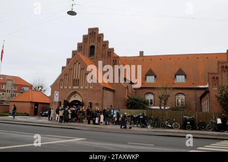 Kopenhagen, Dänemark /03. Dezember 2023/.Simon peters kirke-Mitglieder sonntagsgottesdienst am sonntag vor dem weihnachtsgottesdienst in Kastrup. Photo.Francis Joseph Dean/Dean Pictures Credit: Imago/Alamy Live News Stockfoto