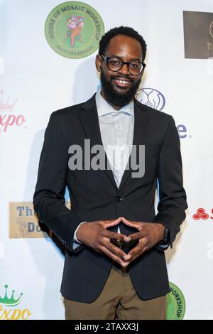 Los Angeles, USA. Dezember 2023. Comedian Onye West besucht Prom Expo Unlimited Fundraising Mixer in Private Residence, Los Angeles, 2. Dezember 2023 Credit: Eugene Powers/Alamy Live News Stockfoto
