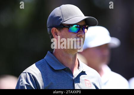 Dezember 2023; der Australian Golf Club und der Lakes Golf Club, Sydney, New South Wales, Australien; ISPS HANDA Australian Open Final Round; Adam Scott geht zu seinem Ball Stockfoto