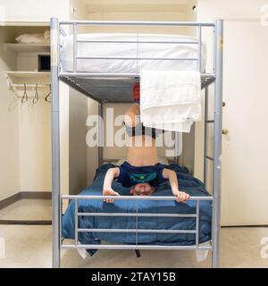 Etagenbetten Zweibettzimmer im West Side YMCA Hostel, W63rd Street, New York City, N.Y.C, N.Y, Vereinigte Staaten von Amerika, USA Stockfoto