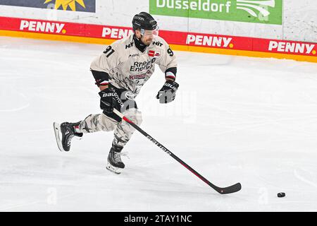 Eishockey DEL - Düsseldorfer EG vs Kölner Haie am 03.12.2023 im PSD Bank Dome in Düsseldorf Kölns Moritz Müller ( Nr.91) Foto: Osnapix Stockfoto