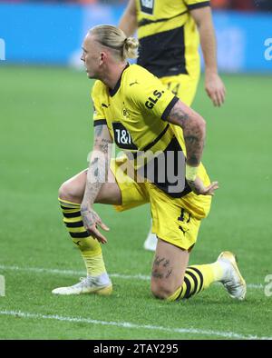 Leverkusen, Deutschland. Dezember 2023. Marius Wolf (BVB), Leverkusen, Deutschland, 03.12.2023, 1. Bundesliga, 13. Spieltag, Bayer 04 Leverkusen - Borussia Dortmund. DFL-VORSCHRIFTEN VERBIETEN DIE VERWENDUNG VON FOTOS ALS BILDSEQUENZEN UND/ODER QUASI-VIDEO. Credit: Jürgen Schwarz/Alamy Live News Stockfoto