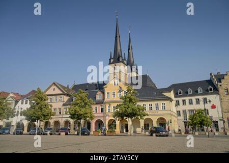 Altbauten, Johanneskirche, Marktplatz, Altstadt, Saalfeld, Thüringen, Deutschland *** Altbauten, St.. Johns Kirche, Marktplatz, Altstadt, Saalfeld, Thüringen, Deutschland Credit: Imago/Alamy Live News Stockfoto