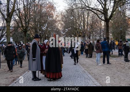 Genf, Schweiz - 11. Dezember 2022. Feierlichkeiten des jährlichen L' Escalade Festivals in Genf im Dezember mit Paraden, Musik, Schokolade und Wein. Stockfoto