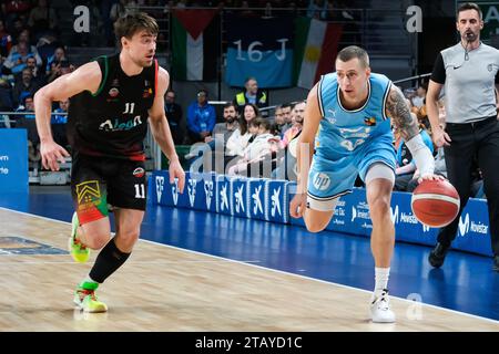 Madrid, Spanien. Dezember 2023. Spieler von Movistar Estudiantes, der während des leb Oro Spiels zwischen Movistar Estudiantes und Cantabria im Wizink Center in Aktion war. Dezember (Foto: Oscar Gonzalez/SIPA USA) (Foto: Oscar Gonzalez/SIPA USA) Credit: SIPA USA/Alamy Live News Stockfoto