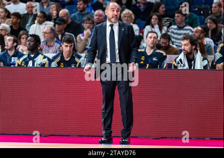 Madrid, Spanien. Dezember 2023. Chus Mateo von Real Madrid wurde während des Basketballspiels Liga Endesa ACB 23/24 zwischen Real Madrid und Rio Breogan im Wizink Center in Madrid gesehen. Real Madrid 91: 58 Rio Breogan. Quelle: SOPA Images Limited/Alamy Live News Stockfoto