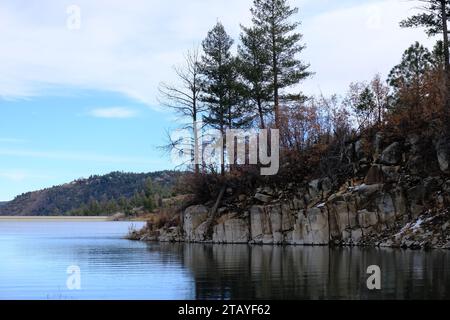 Das ist von einer Reihe von Fotos, die ich auf dem Grindstone Lake Loop Trail in der Nähe von Ruidoso New Mexico gemacht habe. Dieser Ort ist Teil des Lincoln National Forest. Stockfoto