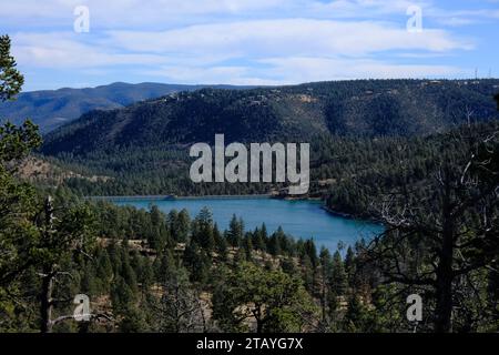 Das ist von einer Reihe von Fotos, die ich auf dem Grindstone Lake Loop Trail in der Nähe von Ruidoso New Mexico gemacht habe. Dieser Ort ist Teil des Lincoln National Forest. Stockfoto