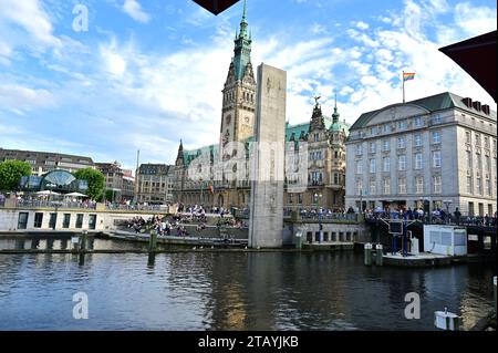 Das Hamburger Rathaus ist Sitz der Hamburger Bürgerschaft und des Senats der Freien und Hansestadt Hamburg. Das architektonisch prächtige Stockfoto