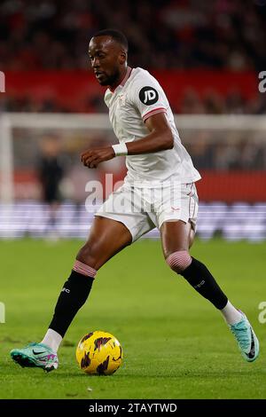 Sevilla, Spanien. Dezember 2023. Dodi Lukebakio (11) vom Sevilla FC während des LaLiga-Spiels zwischen Sevilla FC und Villarreal im Estadio Ramon Sanchez Pizjuan in Sevilla. (Foto: Gonzales Photo/Alamy Live News Stockfoto