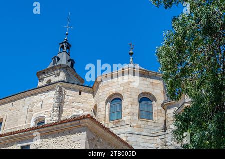 Das Kloster El Paular in Rascafria, in der Sierra de Guadarrama, Gemeinde Madrid, Spanien, wurde 1390 im gotischen Stil errichtet Stockfoto