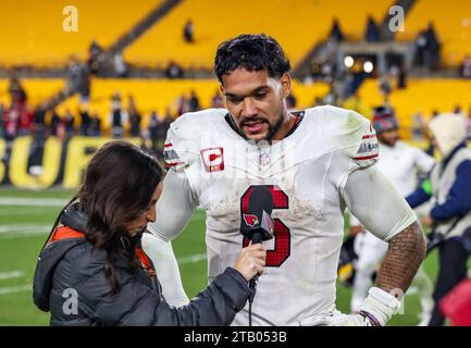 Hookstown, Pennsylvania, USA. Dezember 2023. JAMES CONNER (6) gibt ein Interview nach dem NFL-Fußballspiel zwischen den Pittsburgh Steelers und den Arizona Cardinals in Pittsburgh, Pennsylvania. (Kreditbild: © Brent Gudenschwager/ZUMA Press Wire) NUR REDAKTIONELLE VERWENDUNG! Nicht für kommerzielle ZWECKE! Stockfoto