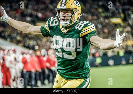 Green Bay, Usa. Dezember 2023. Green Bay Packers Tight End Ben Sims reagiert auf einen Touchdown während des NFL-Spiels zwischen den Kansas City Chiefs und den Green Bay Packers im Lambeau Field am Sonntag, den 3. Dezember 2023. Foto: Tannen Maury/UPI Credit: UPI/Alamy Live News Stockfoto
