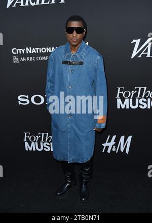 Hollywood, USA. Dezember 2023. Babyface traf 2023 beim Variety Hitmakers Brunch in nya WEST in Hollywood ein. Am 2. Dezember 2023. © Majil/ Credit: AFF/Alamy Live News Stockfoto