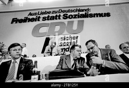 24. CDU Parteitag vom 24.-26. Mai 1976 in Hannover. Im Foto: v. re. Carstens Kohl Strauß und Biedenkopf v.re. Am 25.05.1976 *** 24 CDU Parteitagung am 24.-26. Mai 1976 in Hannover auf dem Foto von rechts Carstens Kohl Strauß und Biedenkopf von rechts am 25. Mai 1976 Credit: Imago/Alamy Live News Stockfoto