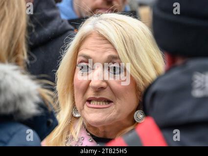 Vanessa Feltz nimmt am Marsch gegen Antisemitismus Teil, London, 26. November 2023. Stockfoto