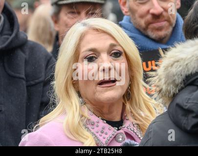 Vanessa Feltz nahm am 26. November 2023 am Marsch gegen Antisemitismus Teil Stockfoto