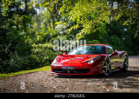 Ferrari 458 Italia Supersportwagen mit rotem Coupé Stockfoto